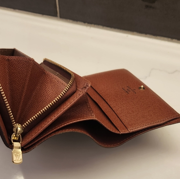 Louis Vuitton Monogram Wallet With COA - Picture 8 of 15